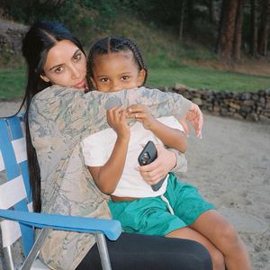 So süß feiern die Kardashians Saints sechsten Geburtstag