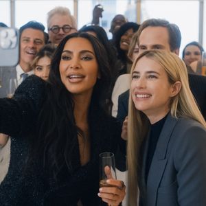 Kim K. und Emma Roberts arbeiten gemeinsam an neuer Serie!