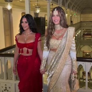 Kim und Khloé Kardashian glänzen auf Milliardärshochzeit!