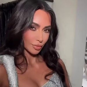 Neuer Look: Kim Kardashian trägt ihre Haare wieder braun