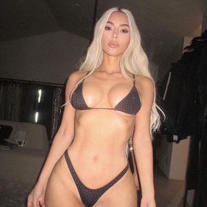 Oh, là, là: Kim Kardashian zeigt sich in knapper Unterwäsche