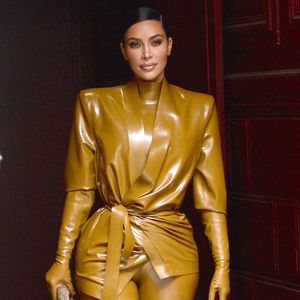 Aua! Dieses Latex-Outfit wurde für Kim K. zum Albtraum