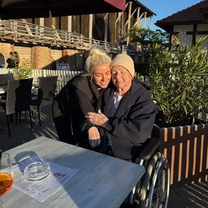 Nach Krebskampf: Kim Schiele trauert um ihre geliebte Oma
