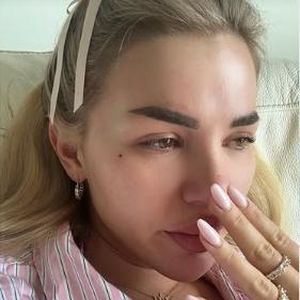 Kim Virginia bleibt trotz Klinikaufenthalt im Netz aktiv