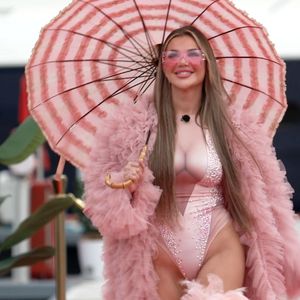 "Auf Wish bestellt": Fans über Kim Virginias Dschungel-Look
