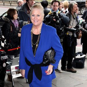 Die britische TV-Ikone Kim Woodburn mit 83 Jahren verstorben