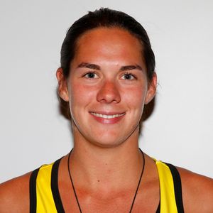Sportlerin Kira Walkenhorst muss ihre Drillinge adoptieren!