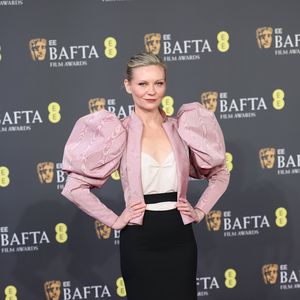 Peinlicher Moment: Kirsten Dunsts Rock reißt bei BAFTA-Party