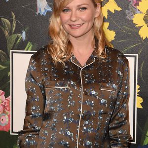 Beim Familien-Lunch: Hier versteckt Kirsten Dunst Baby-Bump