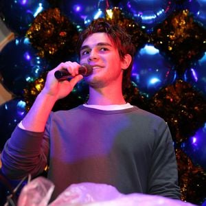 Gewusst? "Riverdale"-Star KJ Apa hat Album veröffentlicht!