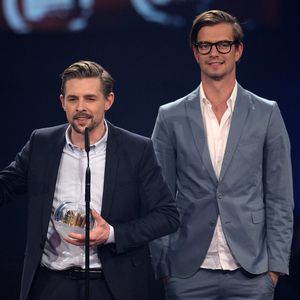 Für guten Zweck: Joko & Klaas präsentieren HalliGalli-Schoki