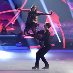 Trotz Verletzung: Klaudia mit K rührt "Dancing on Ice"-Jury!
