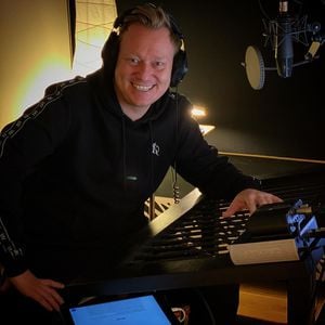 Knossi im Tonstudio