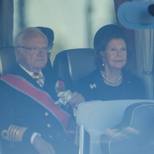 Royals reisen zu König Haralds Staatsbegräbnis mit dem Bus