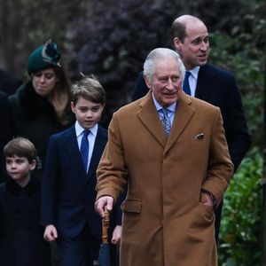 Mit Familie: Charles erster Weihnachtsspaziergang als König