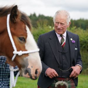 Trooping the Colour: König Charles reitet in der Parade mit!
