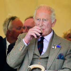 König Charles bekommt jetzt 27 Millionen Pfund mehr im Jahr