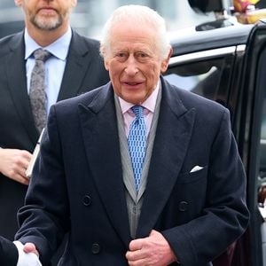 Trotz Krebsdiagnose: König Charles schließt Rücktritt aus