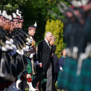 Trauerzug zum Gottesdienst: König Charles III. wirkt gefasst