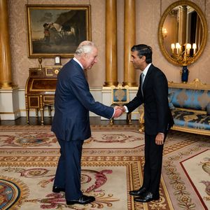 Historisch: König Charles III. ernennt neuen Premierminister