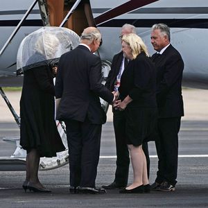 Nach Tod der Queen: König Charles III. fliegt nach England