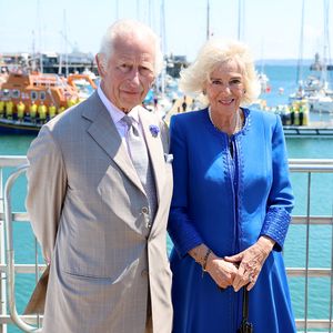 So süß gratuliert König Charles Camilla zum 77. Geburtstag!