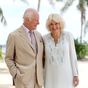 König Charles und Königin Camilla gönnen sich Eis in Italien