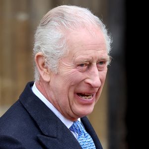 Kein Treffen mit Harry: König Charles zeigt sich lächelnd!