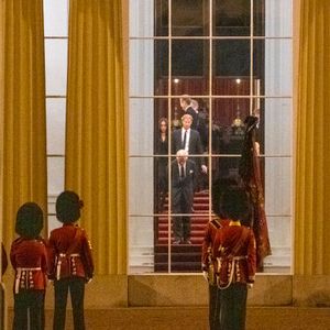 Im Palast: Erstes Foto von König Charles, Harry und Meghan!