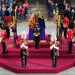 Weitere Mahnwache: Royals zollen der Queen (†96) Tribut!
