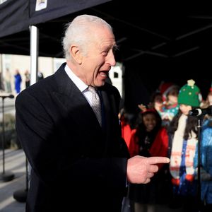 König Charles' Kichern in viralem Video begeistert Fans