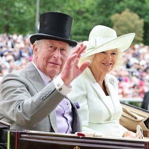 König Charles und Königin Camilla trauern um Scheich Hamad