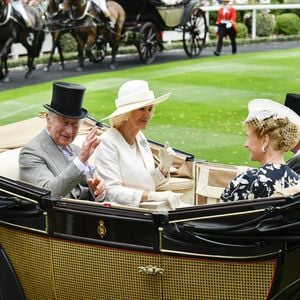 Selten: Königin Camilla besucht Royal Ascot mit der Familie!