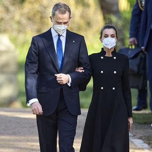 An Gedenktag: Königin Letizia bezaubert in modischem Look