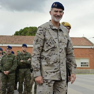 Nach Schlammattacke: König Felipe ohne Letizia im Flutgebiet
