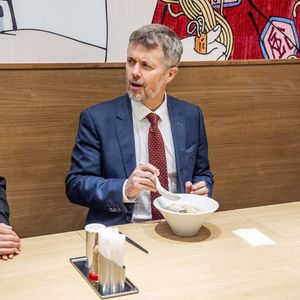 König Frederik von Dänemark erkundet die japanische Kultur