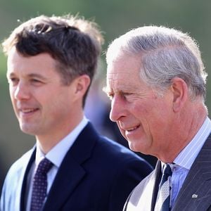 Thronbesteigung: König Charles gratuliert König Frederik!