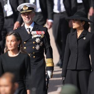 König Frederik trug bei Haralds Begräbnis kein Ordensband