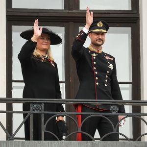 Palast teilt Balkon-Foto von König Haakon aus seiner Sicht