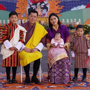 Königin Jetsun von Bhutan zeigt erstmals ihre kleine Tochter