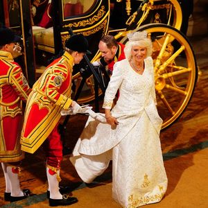 Zu diesem Anlass packt Königin Camilla ihr Krönungskleid aus