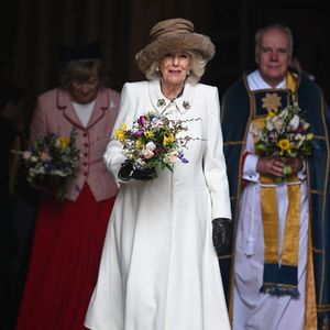 Ohne Charles: Königin Camilla strahlt bei Ostergottesdienst
