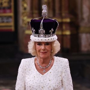 Nach König Charles: Auch Queen Camilla ist gekrönt worden!