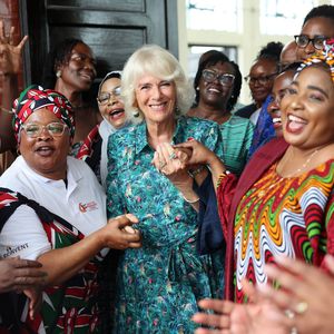 Ende einer gelungenen Kenia-Reise: Königin Camilla tänzelt