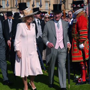 Viel Sonnenschein: König Charles schmeißt eine Gartenparty!