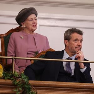 Sorgen um Margrethe: König Frederik feiert auf Rockkonzert