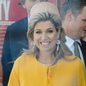 Königin Maxima ganz in Rot: So trägt man einen Hosenanzug!