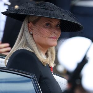 Erste Fotos: Mette-Marit zeigt sich bei Haralds Beerdigung