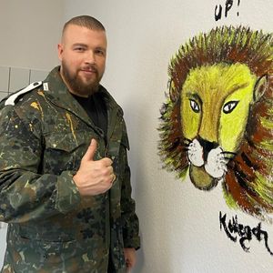 Trauernde Kinder: Rapper Kollegah unterstützt Organisation