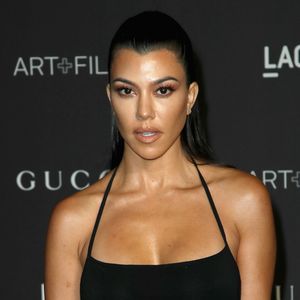 Auf dieses kurze Work-out schwört Kourtney Kardashian!